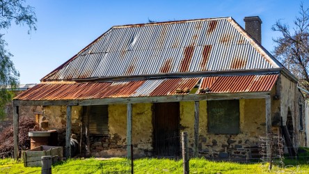 A photographer`s dream is this rundown old brick and steel cottage near Vine Vale in the Barossa. [4490]