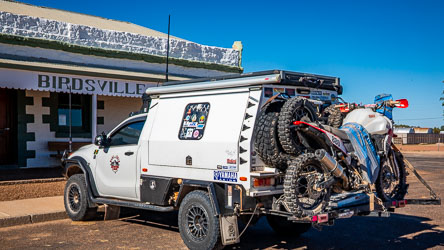This truck looks to belong to a group of serious bush-bikers who were no doubt inside enjoying the air-conditioned cool. [1080]