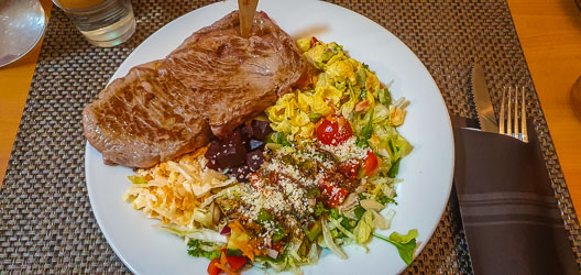 A feast fit for a king awaited us (late) at the Windorah restaurant/ [2510]