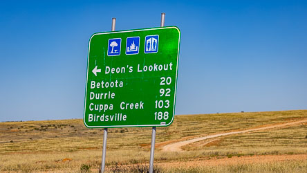 An elevated lookout named after Deon Brook, 20yo, of Birdsville, who died in a nearby helicopter accident. [9149]
