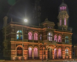 The Broken Hill Town Hall dates to 1906, but only its facade remains. Behind it is currently being built a new City Library. [3066]