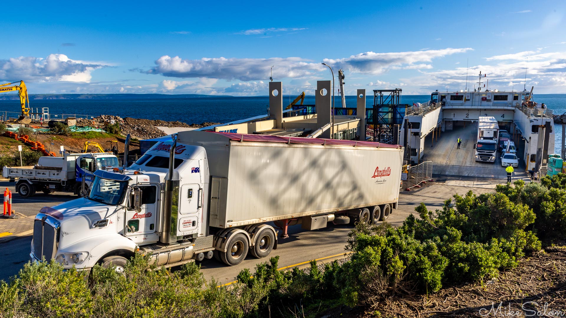 Nothing but admiration for these truck drivers reversing their rigs onto the SeaLink ferry. That`s a B-Double already in place. [3299]