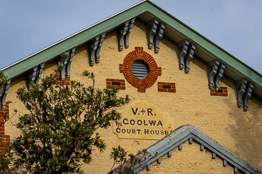 Yet another Victorian era stone building. [2149]