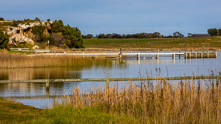 Clayton Bay is a pleasant little waterfront town facing not Lake Akexandrina but Plover Point on Hindmarsh Island. [2172]